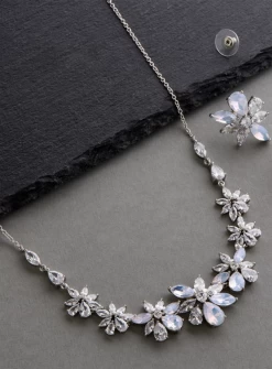 Sarin Necklace And Earrings Set