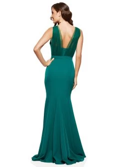 Laneese Cross Over Tulle Dress -Fashion Dress Shop PW WhiteRunwayJune2022 0174 59d31dbc 1ae3 4c66 a0ce 3ed0d2768724